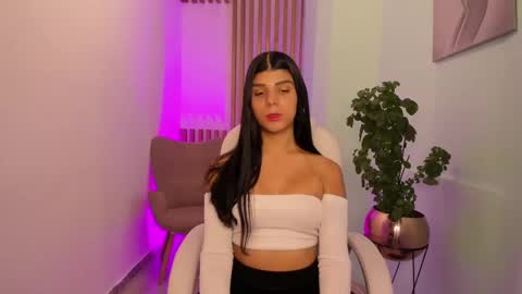 Snapshot of paulinabelle chatting on February 23, 7:22 am Paulina Belle online show from February 23, 7:22 am
