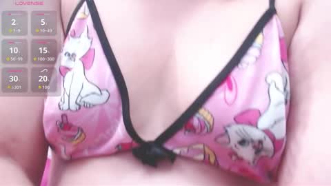 Snapshot of pearl_michelts chatting on September 13, 12:44 pm michel online show from September 13, 12:44 pm