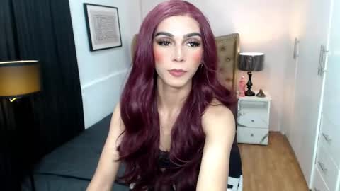 Snapshot of pearlmoore chatting on January 16, 3:23 am Pearl online show from January 16, 3:23 am