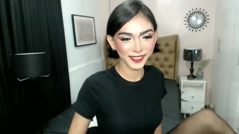 Snapshot of pearlmoore chatting on February 25, 8:14 am Pearl online show from February 25, 8:14 am
