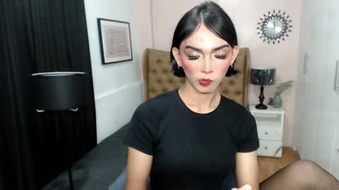 Snapshot of pearlmoore chatting on March 8, 2:30 pm Pearl online show from March 8, 2:30 pm