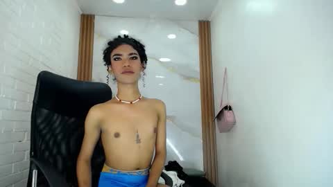 Snapshot of penelopee_rouse chatting on October 6, 8:09 pm Penelopee Rouse online show from October 6, 8:09 pm