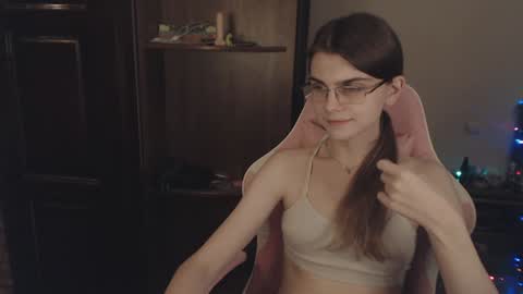 Snapshot of peralez_f chatting on January 15, 1:45 am Farida online show from January 15, 1:45 am