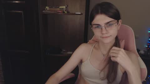 Snapshot of peralez_f chatting on January 27, 12:22 am Farida online show from January 27, 12:22 am