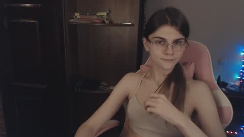 Snapshot of peralez_f chatting on January 28, 12:47 am Farida online show from January 28, 12:47 am