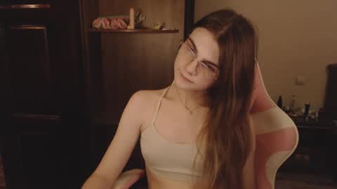 Snapshot of peralez_f chatting on March 8, 9:29 pm Farida online show from March 8, 9:29 pm