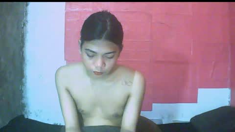Snapshot of petite_jzee chatting on December 12, 11:36 pm jzee online show from December 12, 11:36 pm