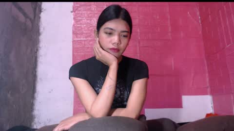 Snapshot of petite_jzee chatting on January 16, 8:14 pm jzee online show from January 16, 8:14 pm