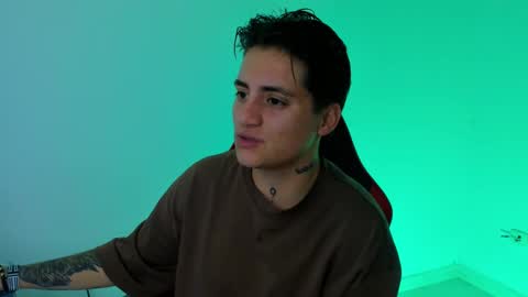 peytonbox online show from October 18, 12:20 pm