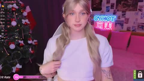 Snapshot of pinkvenom_ chatting on December 2, 2:58 pm pinkvenom_ online show from December 2, 2:58 pm