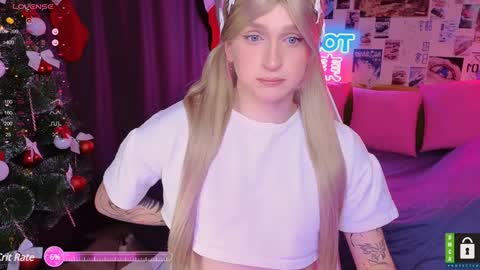 Snapshot of pinkvenom_ chatting on December 14, 4:52 pm pinkvenom_ online show from December 14, 4:52 pm