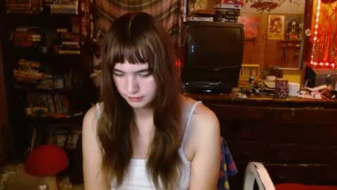 Snapshot of pixinun chatting on September 22, 1:33 am Izzy online show from September 22, 1:33 am