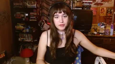 Snapshot of pixinun chatting on September 26, 1:52 pm Izzy online show from September 26, 1:52 pm