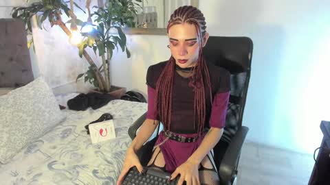 Snapshot of pixy_20 chatting on December 13, 3:16 am cris online show from December 13, 3:16 am