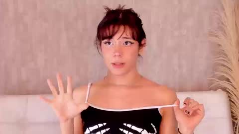 Snapshot of pixy_20 chatting on September 11, 4:32 am cris online show from September 11, 4:32 am