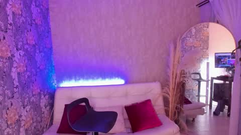 Snapshot of pixy_20 chatting on October 3, 1:49 am cris online show from October 3, 1:49 am