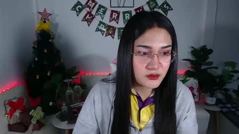 Ploysai online show from December 23, 1:29 am