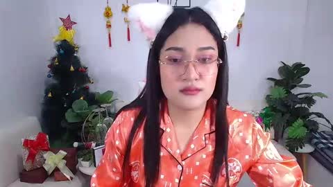 Ploysai online show from January 15, 3:00 am