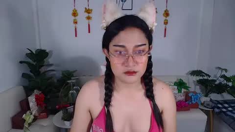 Ploysai online show from March 4, 2:06 am