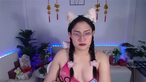 Ploysai online show from March 11, 2:43 am