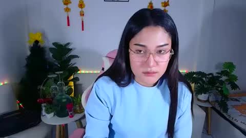 Ploysai online show from January 12, 9:05 am