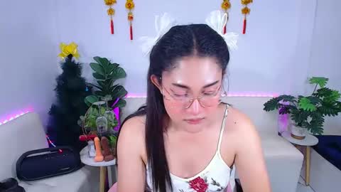 Ploysai online show from February 24, 11:25 am