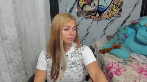 Snapshot of pocahontas_98113116 chatting on September 8, 10:52 pm lesly pagina azul pocahontas982 online show from September 8, 10:52 pm