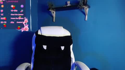Snapshot of poison__luna chatting on January 16, 4:50 pm Luna online show from January 16, 4:50 pm