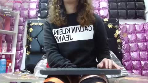 Snapshot of poisondost_hot chatting on September 19, 10:54 am Aleja online show from September 19, 10:54 am
