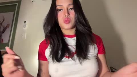 Snapshot of precious_amber69 chatting on January 4, 12:37 am Oh my Amber online show from January 4, 12:37 am