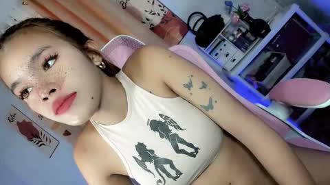 Snapshot of pressylovesyou chatting on September 26, 8:11 am Ms. Pressy online show from September 26, 8:11 am