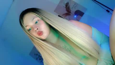 Flor online show from November 1, 10:40 pm