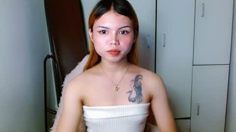 Snapshot of prettyjulian chatting on February 8, 9:03 am SEXY JULIA online show from February 8, 9:03 am