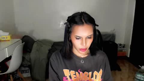 Snapshot of prettylittlesuckerr chatting on September 20, 12:11 pm Jovill Mays online show from September 20, 12:11 pm