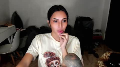 Snapshot of prettylittlesuckerr chatting on September 22, 1:49 pm Jovill Mays online show from September 22, 1:49 pm