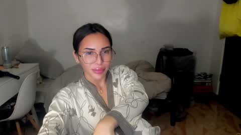 Snapshot of prettylittlesuckerr chatting on October 3, 3:34 pm Jovill Mays online show from October 3, 3:34 pm