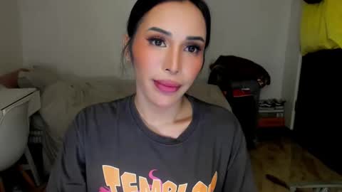 Snapshot of prettylittlesuckerr chatting on October 11, 1:02 pm Jovill Mays online show from October 11, 1:02 pm