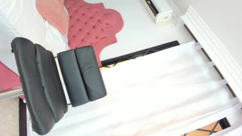 Snapshot of prety_sharick chatting on February 7, 2:15 pm Mia Villany online show from February 7, 2:15 pm