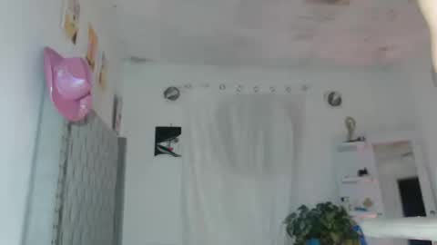 Snapshot of princes_ass111 chatting on February 19, 5:38 am Chica Sexy Sexy Ass online show from February 19, 5:38 am