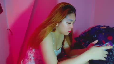 Snapshot of princesscutiexx chatting on December 5, 10:28 pm Hello everyone this is your beloved Athena again I present the most comfortable and kind room I accept everyone with kindness online show from December 5, 10:28 pm
