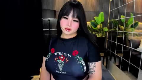 Snapshot of princesshugecummer chatting on February 16, 7:27 pm Astrid Ley online show from February 16, 7:27 pm
