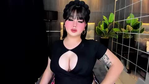 Snapshot of princesshugecummer chatting on February 25, 4:53 pm Astrid Ley online show from February 25, 4:53 pm