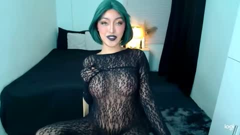 Love online show from March 11, 7:04 am