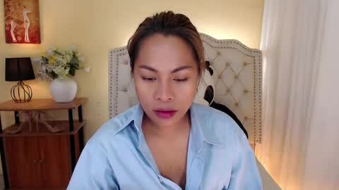 Snapshot of princessyanzy chatting on February 2, 2:17 am princessyanzy1 online show from February 2, 2:17 am