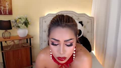 Snapshot of princessyanzy chatting on February 11, 12:38 am princessyanzy1 online show from February 11, 12:38 am