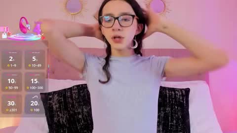 Snapshot of prretty_moon_ chatting on October 9, 12:28 pm Pretty Moon online show from October 9, 12:28 pm