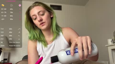Oli online show from June 8, 11:37 pm