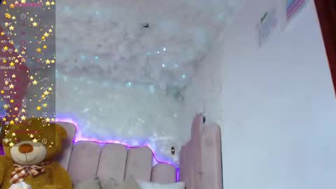 Snapshot of puca_eboony chatting on December 11, 2:43 am pucca online show from December 11, 2:43 am