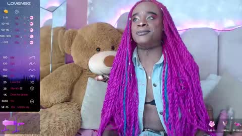 Snapshot of puca_eboony chatting on January 21, 6:44 pm pucca online show from January 21, 6:44 pm
