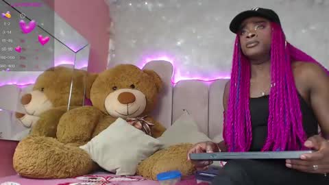 Snapshot of puca_eboony chatting on February 10, 12:29 pm pucca online show from February 10, 12:29 pm